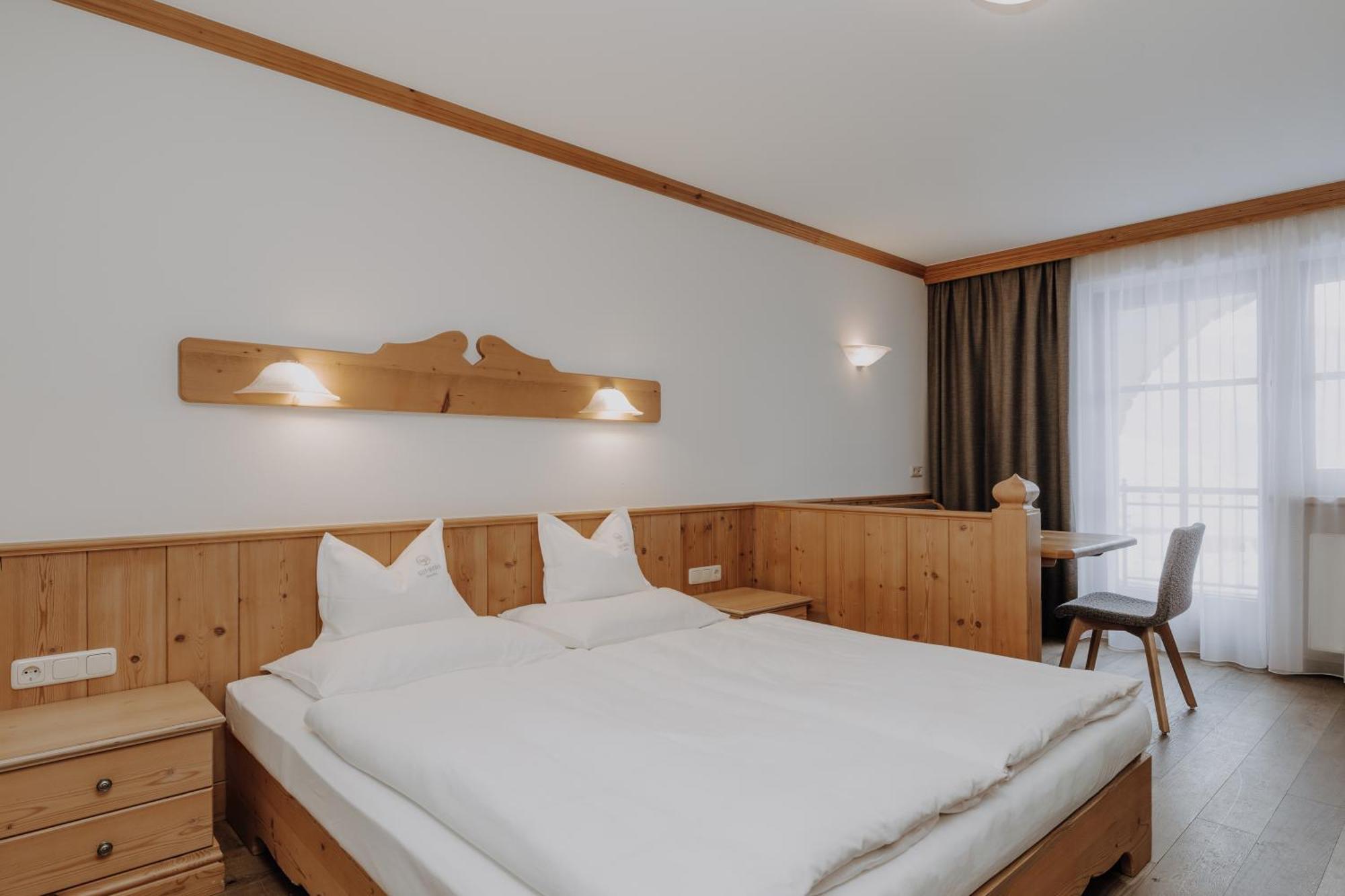 Gut Berg Naturhotel سانكت يوهان ايم بونغ الغرفة الصورة